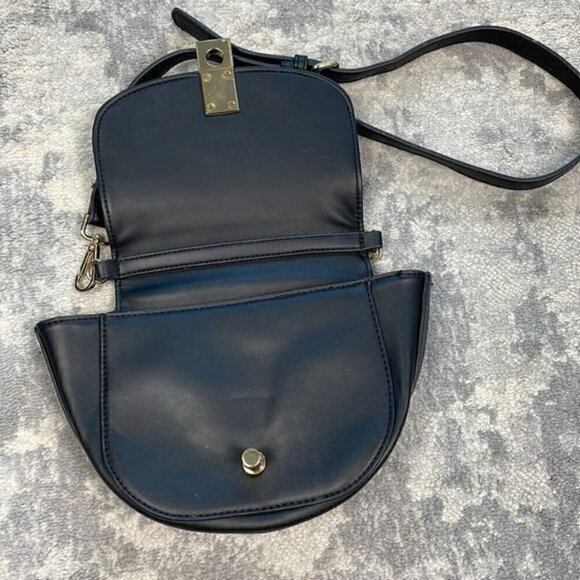 Urban Expressions Black Vegan Leather Saddle Bag Crossbody - Picture 3 of 14